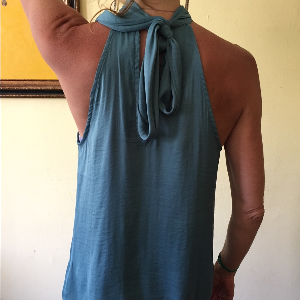 Blue Tank - Picture 2 of 3